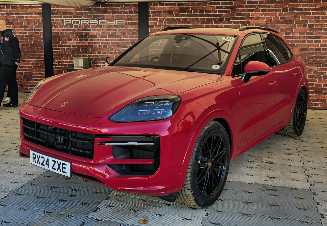 Rent Porsche Cayenne in Dubai