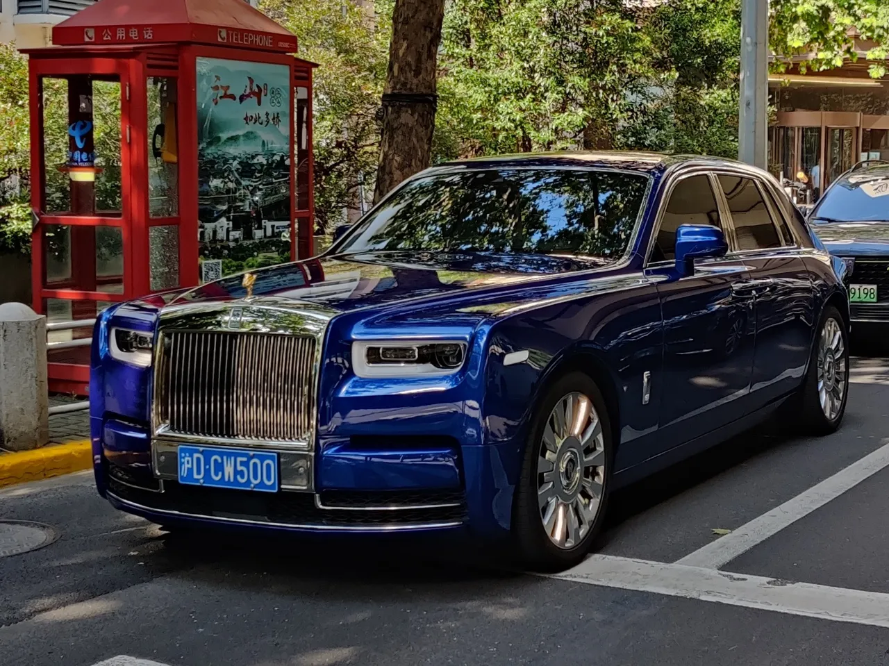 Rent Rolls-Royce Phantom in Dubai