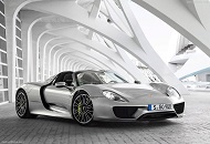 Drive a Porsche 918 Spyder in Dubai