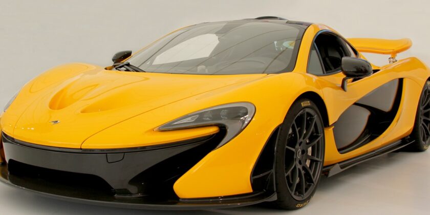 Rent a McLaren in Dubai